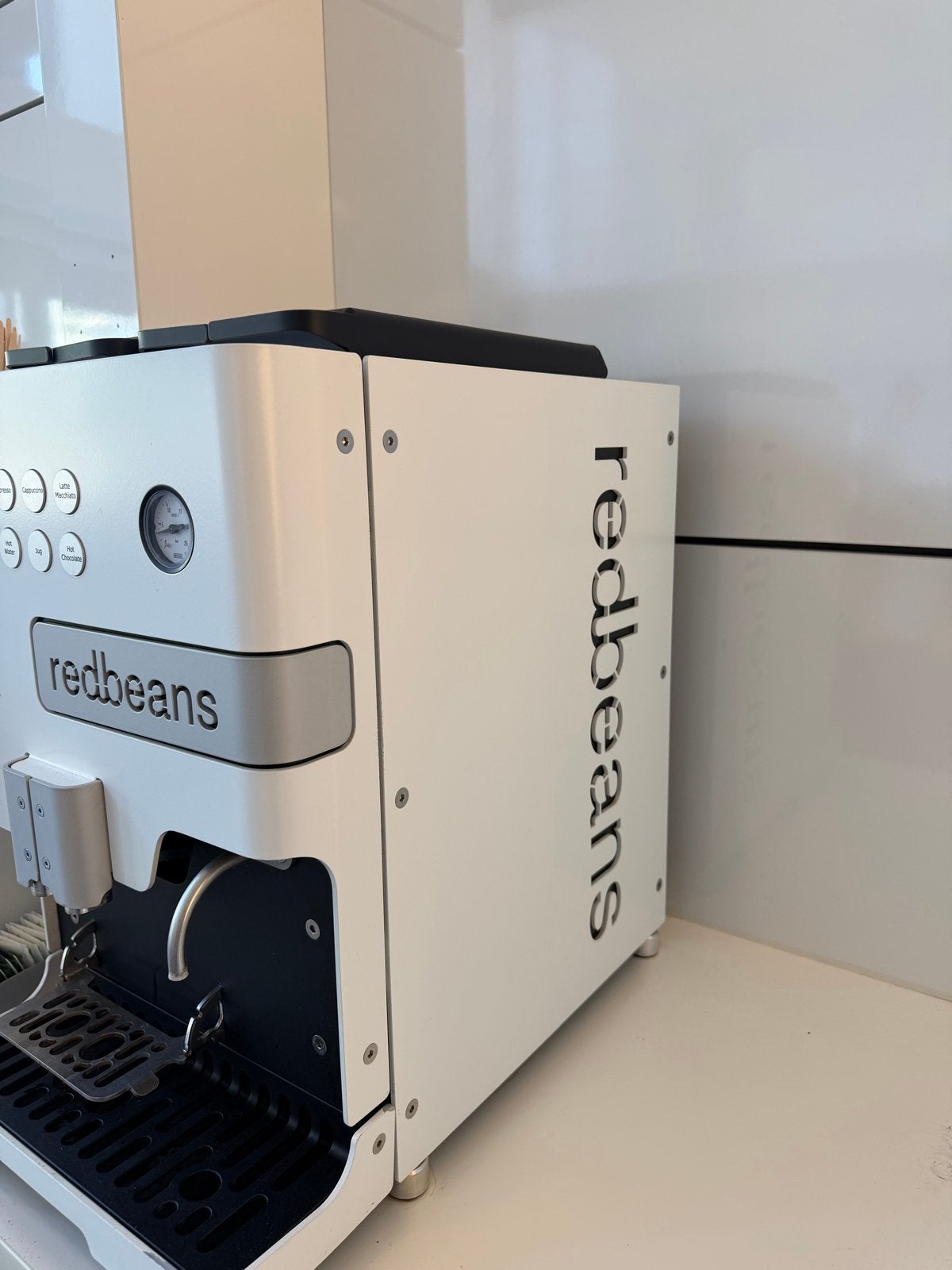 Redbeans Koffiemachine - Volautomatisch en Veelzijdig, Ophalen, Afneembaar waterreservoir, Gebruikt, 10 kopjes of meer