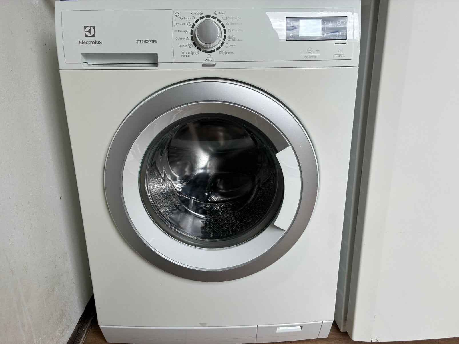 In nette staat Luxe Electrolux 8Kg SteamSyst, 1200 tot 1600 toeren, Electrolux/AEG, 8 tot 10 kg, Zo goed als nieuw