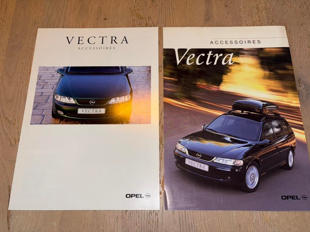 2 folders Opel Vectra B accessoires 1998 en 1999, Ophalen of Verzenden, Zo goed als nieuw, Opel