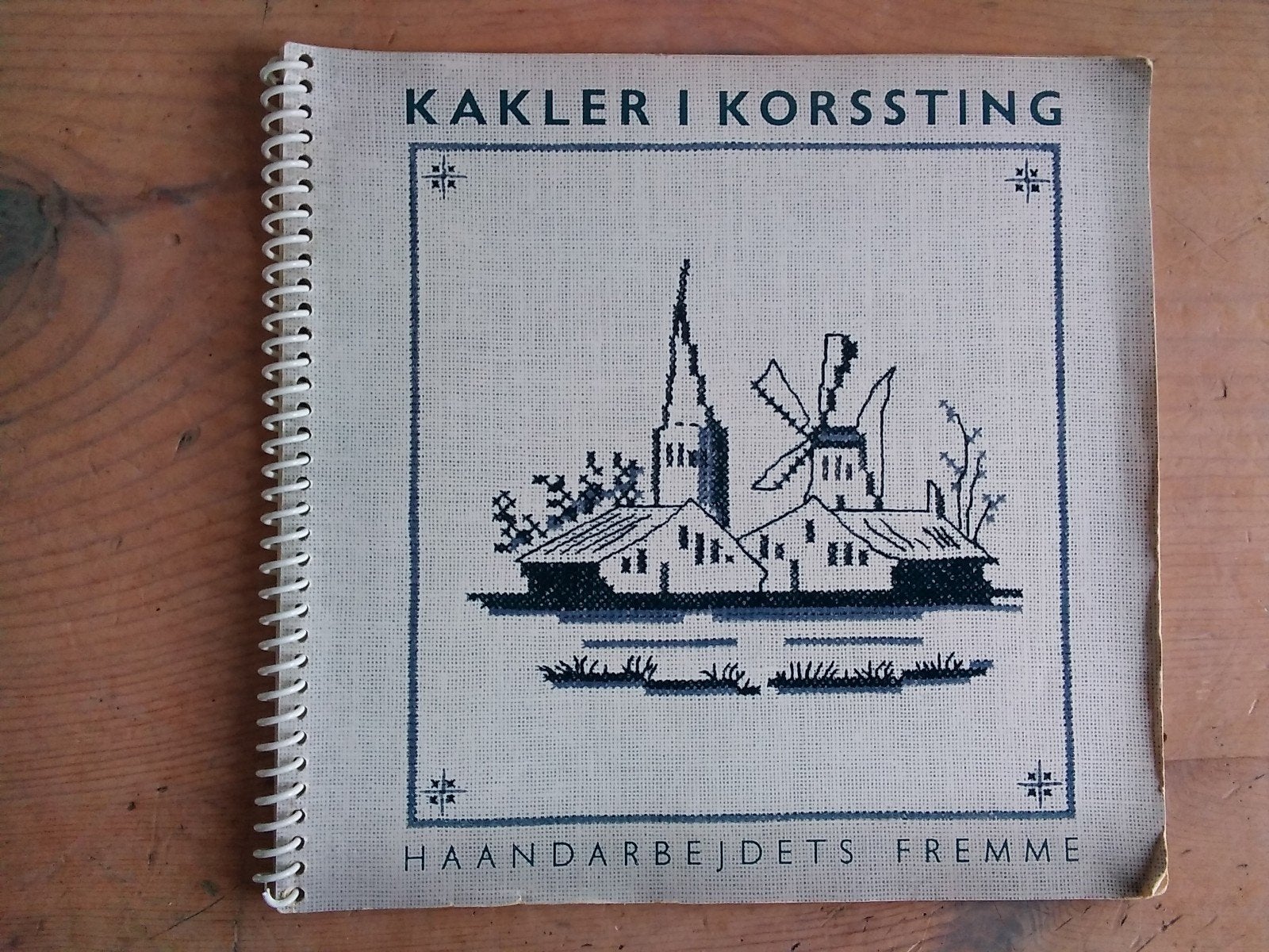 Haandarbejdets Fremme Kakler / Korssting 1966 Tegels, Verzenden, Gebruikt, Patroon