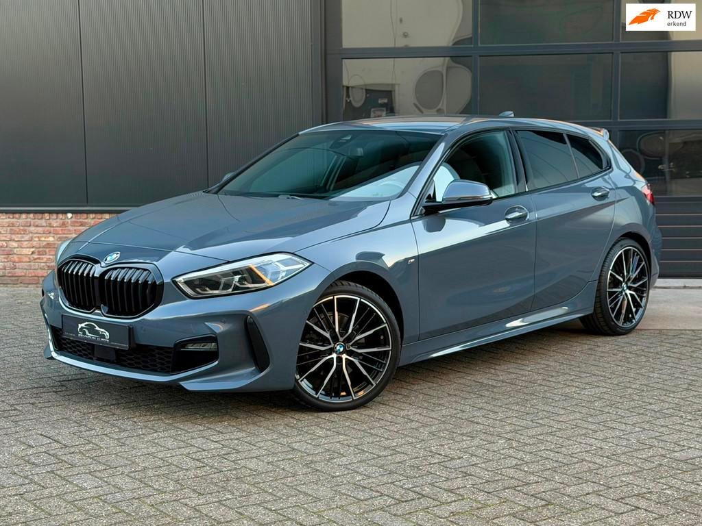 BMW 1-serie 118i M-Sport Edition M-stoelen/NAP/19inch, 136 pk, Gebruikt, Automatische klimaatregeling, Origineel Nederlands