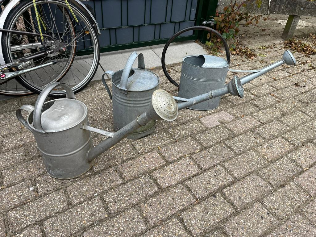 Gieters verzinkt rond en ovaal model, Ophalen of Verzenden, Gebruikt, Metaal
