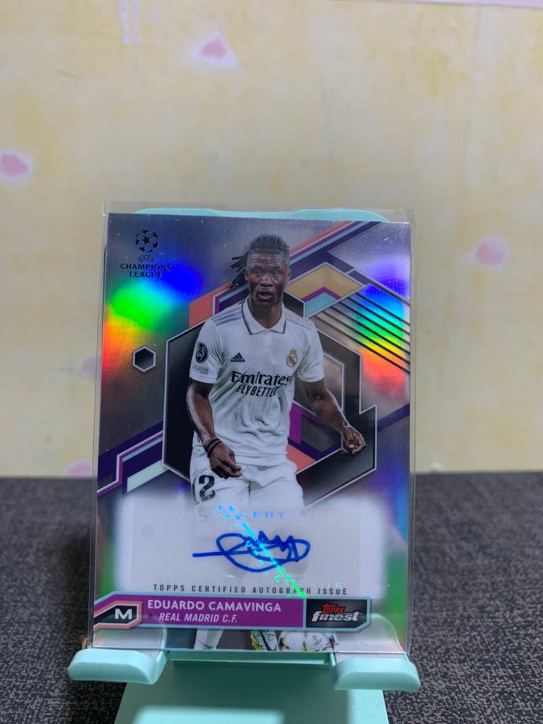 Voetbal plaatje kaart Refractor A-EC - Eduardo Camavinga, Verzamelen, Sportartikelen en Voetbal, Ophalen of Verzenden, Nieuw, Buitenlandse clubs