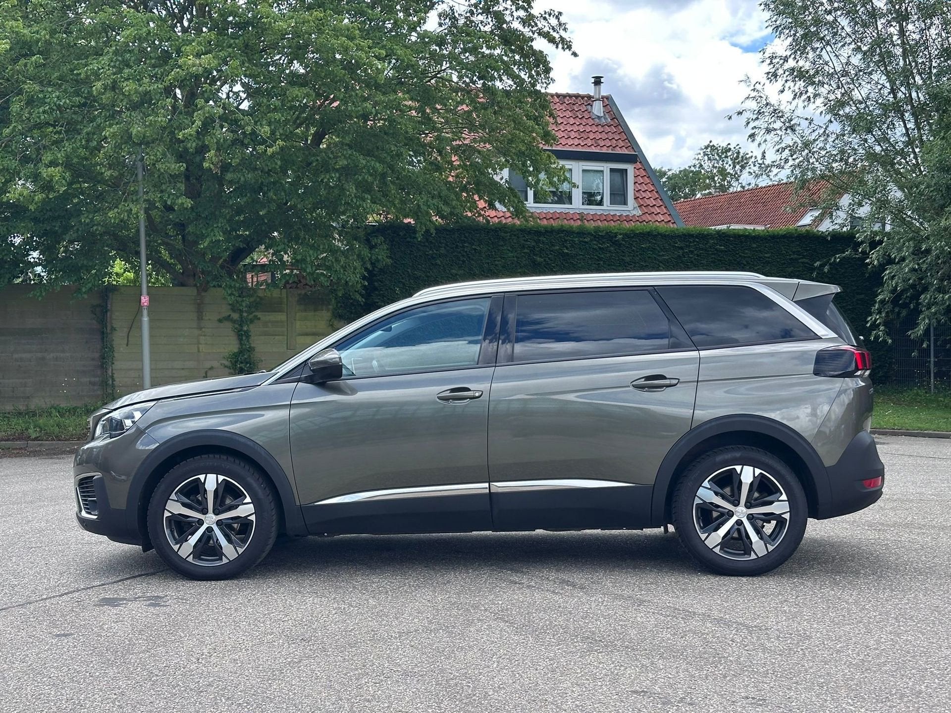 Peugeot 5008 1.2 PureTech Advanced Grip Control Allure 7P*Na, Voorwielaandrijving, Dealer onderhouden, Parkeersensor, Gebruikt