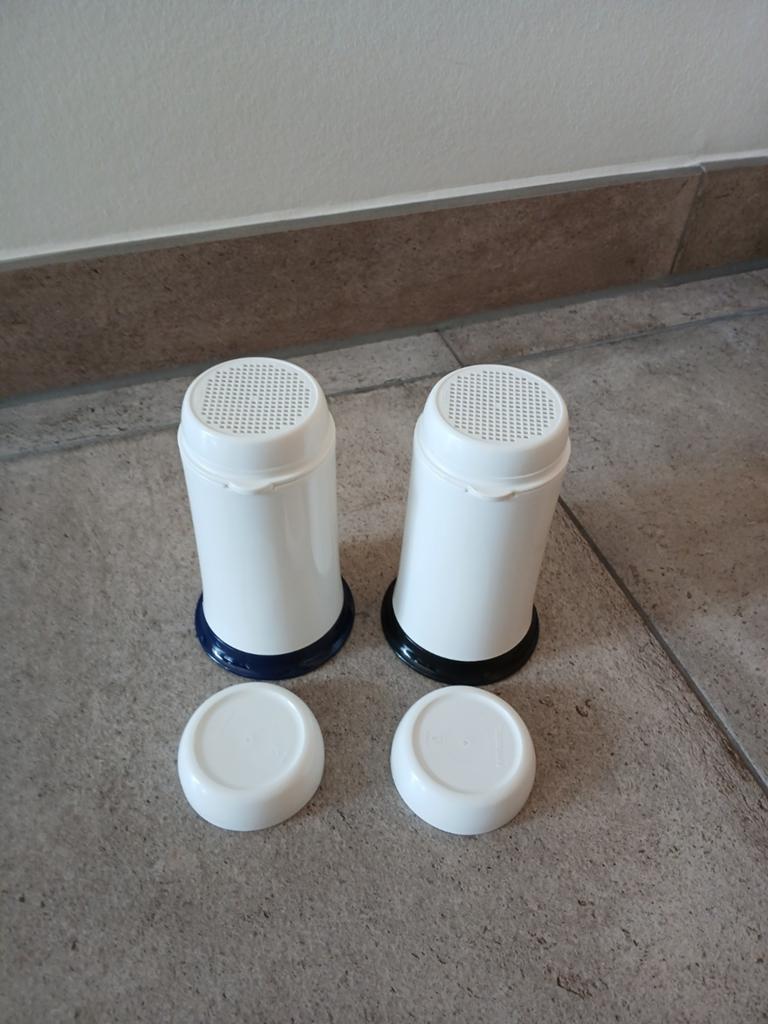 Tupperware poederstrooier, suikerstrooier, suikerpoedermolen, Ophalen of Verzenden, Zo goed als nieuw, Wit, Overige typen