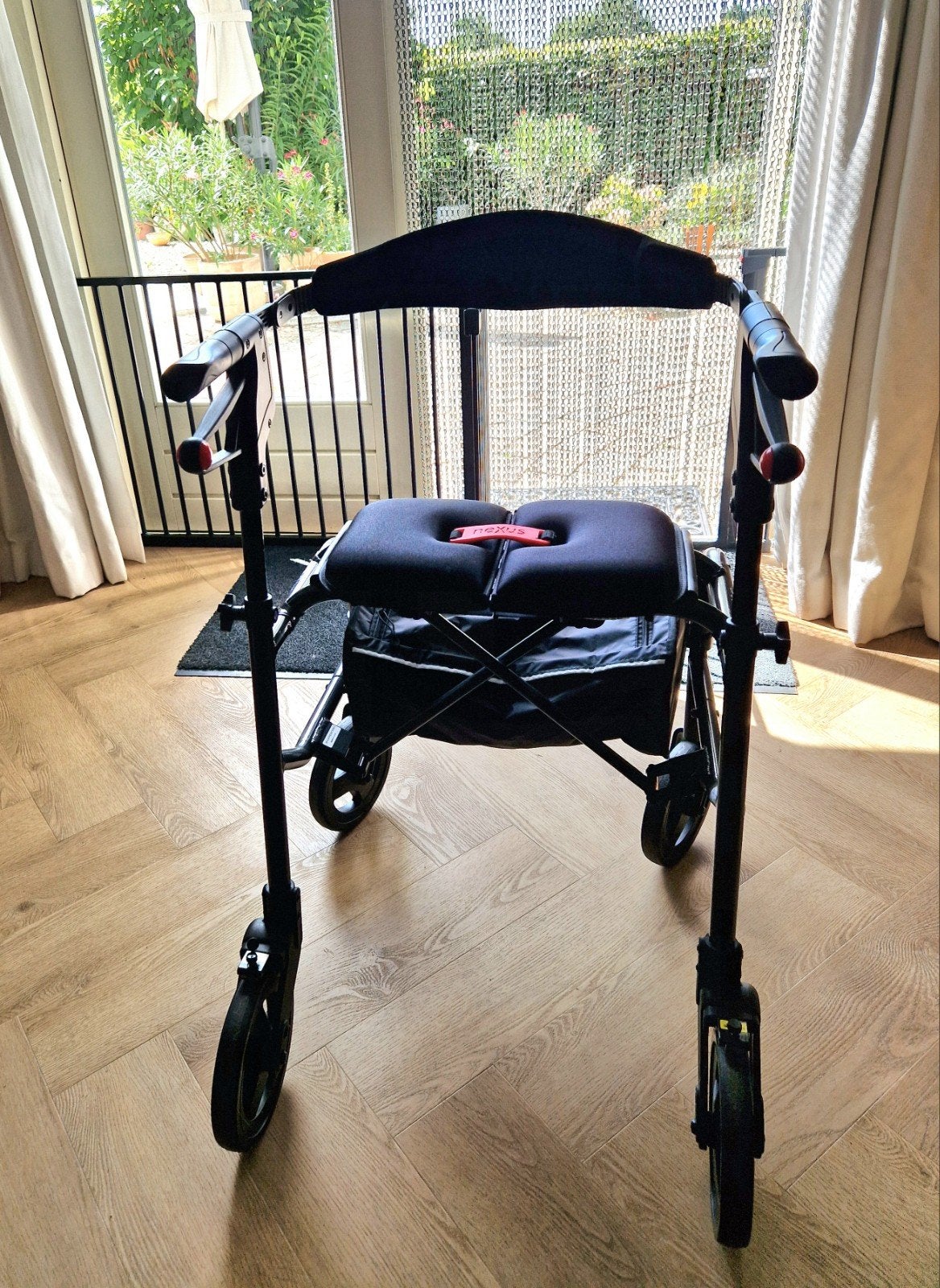 Nexus 3 standaard rollator zeer goede staat zgan, Diversen, Ophalen, Opvouwbaar, Zo goed als nieuw
