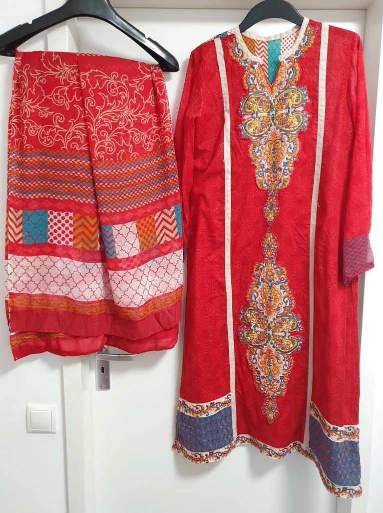 Mooie Indiase geborduurde katoenen kameez dupetta M, Maat 38/40 (M), Ophalen of Verzenden, Rood, Onbekend