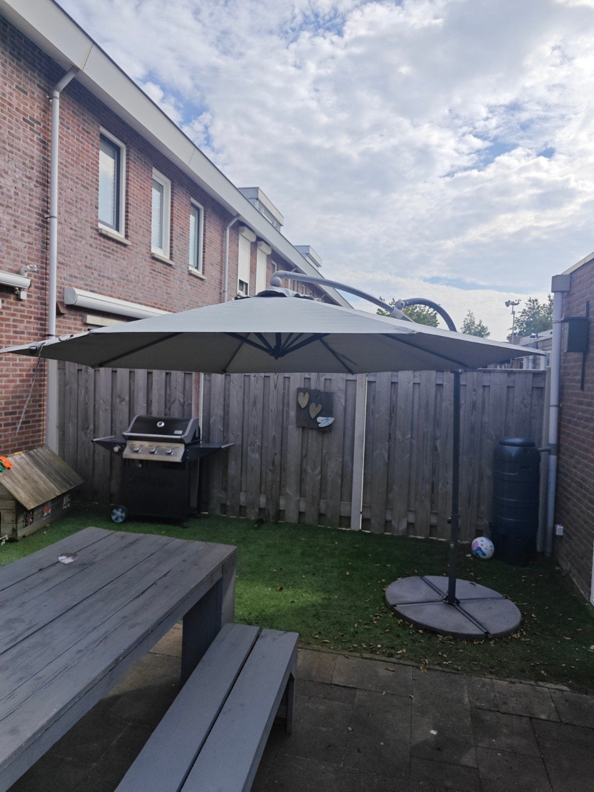 Zweefparasol Garden Feelings (licht beschadigd), Tuin en Terras, Ophalen of Verzenden, Zweefparasol, 1 tot 2 meter, Verstelbaar