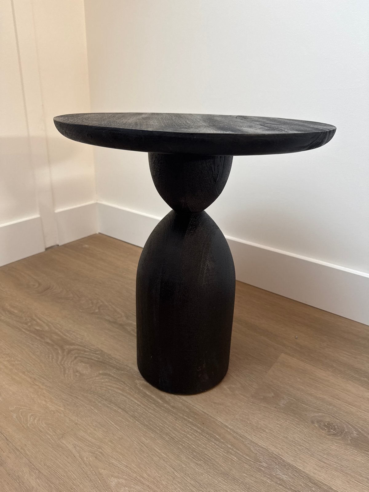 Zwarte houten bijzettafel - Modern design, Minder dan 55 cm, Rond, Zo goed als nieuw, Hout