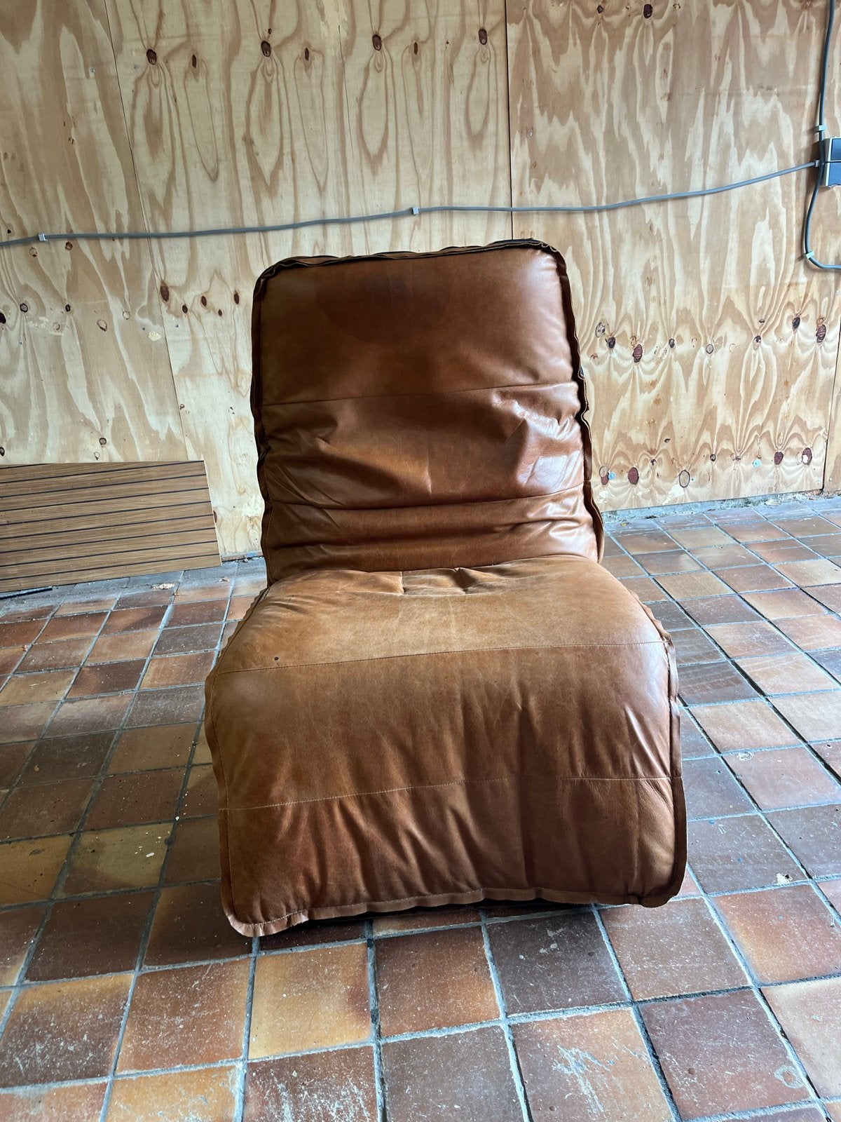 Indi Chill Relax fauteuil, cognac leer., Huis en Inrichting, Ophalen, Gebruikt, Leer, 75 tot 100 cm