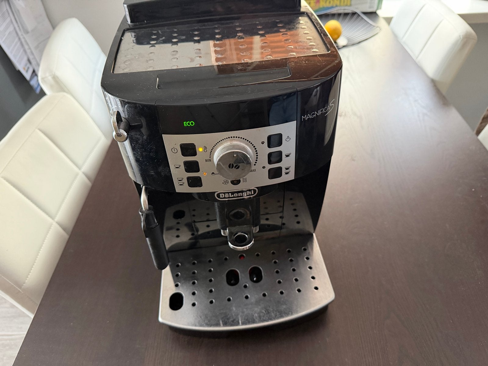 DeLonghi Magnifica S volautomatische espressomachine, Ophalen, Afneembaar waterreservoir, Gebruikt, Espresso apparaat