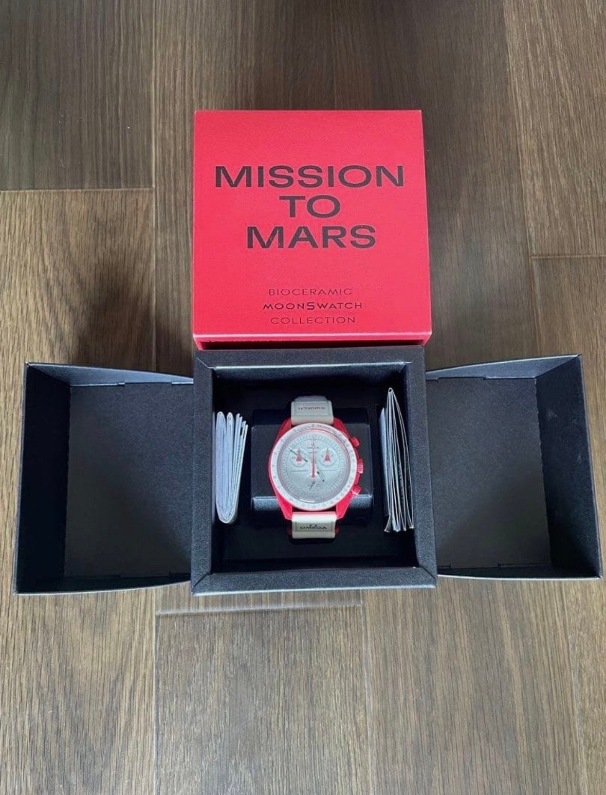 Swatch x Omega Mission to Mars Moonswatch, Sieraden, Tassen en Uiterlijk, Horloges | Heren, Kunststof, Verzenden, Polshorloge