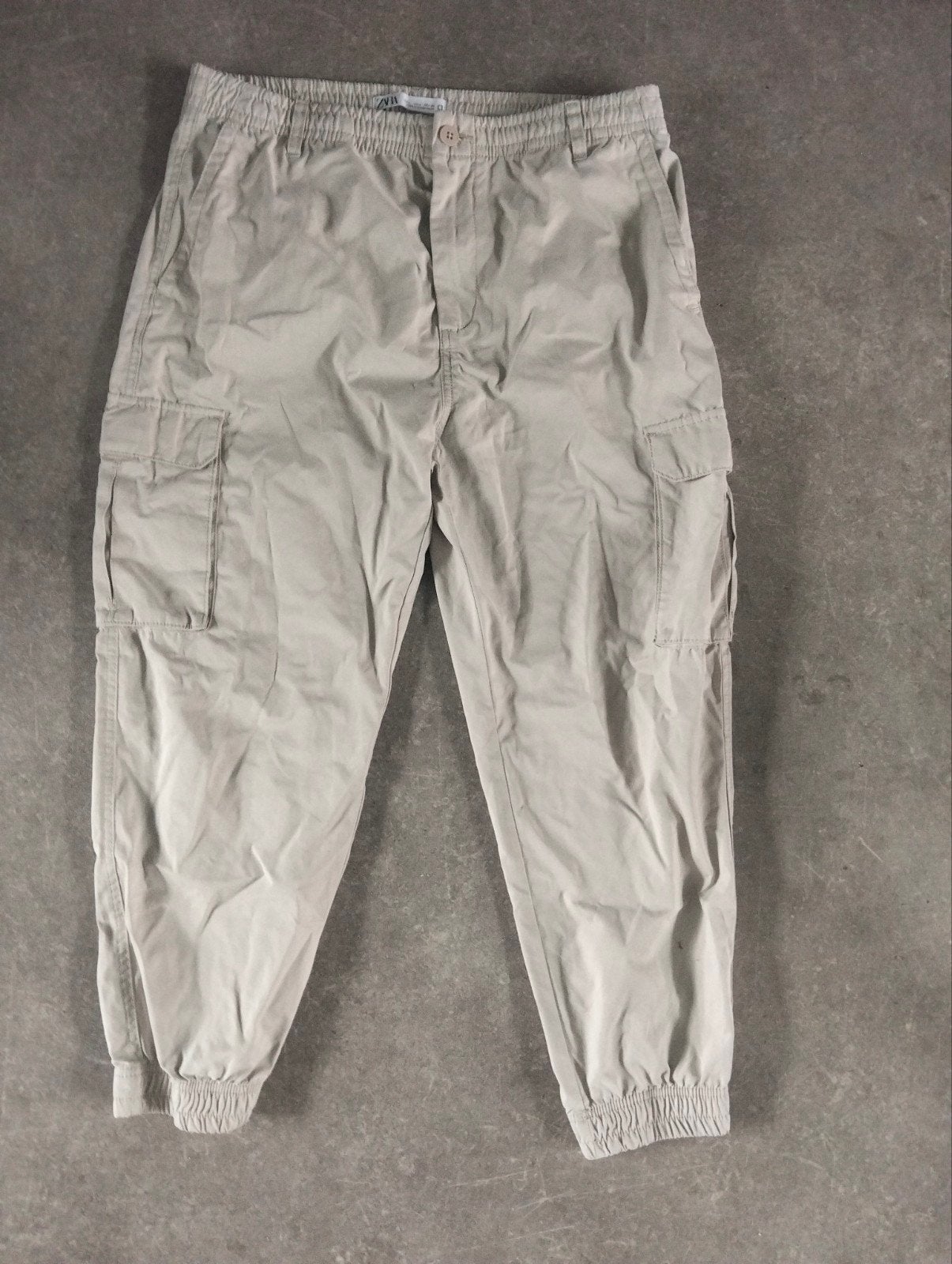 Zara cargo broek maat L gratis ophalen, Kleding | Heren, Broeken en Pantalons, Maat 52/54 (L), Zara, Beige, Ophalen of Verzenden