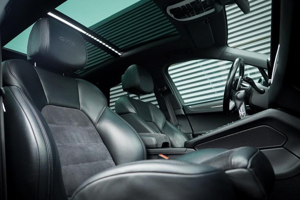 Foto 18 van Porsche Macan 3.0 GTS / Pano / Luchtvering / Trekhaak / Spor