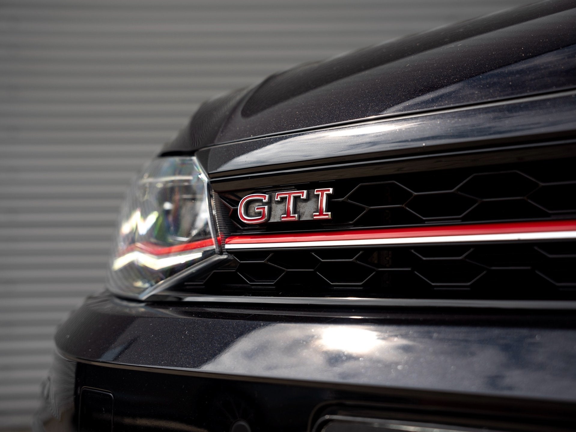 Volkswagen Polo 2.0 TSI GTI Alcantara Beats Camera VOL!, Auto's, Dealer onderhouden, Automatische klimaatregeling, Gebruikt, Zwart
