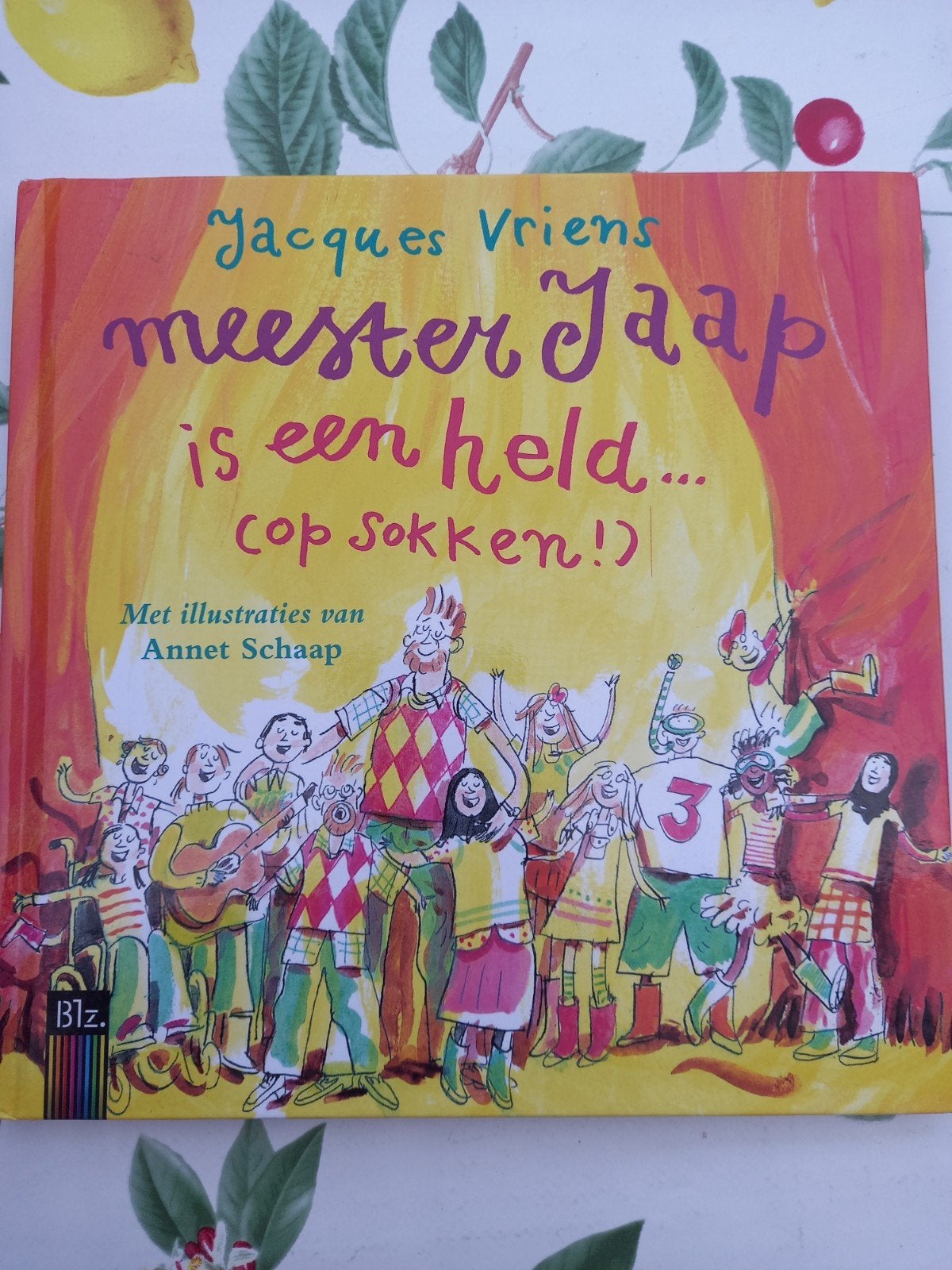 m14 Jacques Vriens - Meester Jaap is een held (op sokken), Jacques Vriens, Fictie algemeen, Ophalen of Verzenden, Zo goed als nieuw