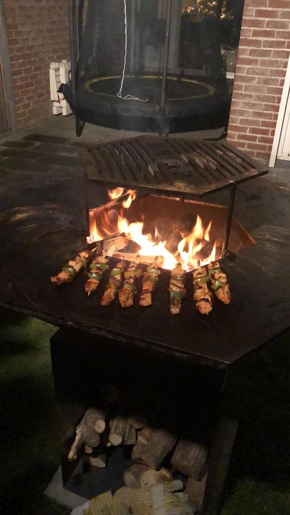 Handgemaakte BBQ Vuurschaal Grill Cortenstaal Blacksteel, Tuin en Terras, Ophalen, Nieuw, Vuurkorf