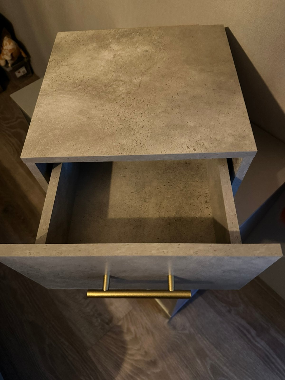 2 nachtkastjes, Ophalen, Nieuw, Rond, 50 tot 100 cm
