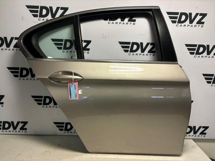 Portier 4Deurs rechts-achter van een BMW M5 (354), Gebruikt, -, Deur, -
