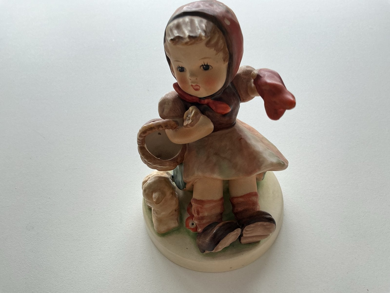 Hummel Goebel beeldje: Meisje met lammetje (Afscheid), Ophalen of Verzenden, Zo goed als nieuw, Hummel