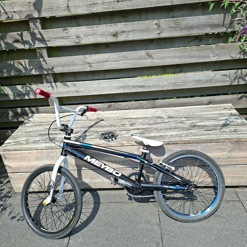 BMX FIETS (+ clickschoenen), Gebruikt, Staal, Velgrem, Stuur 360° draaibaar