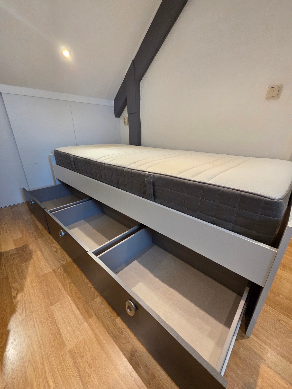 Bed met uitschuifbare lades (90x200cm), Huis en Inrichting, Ophalen, Gebruikt, 90 cm, Eenpersoons