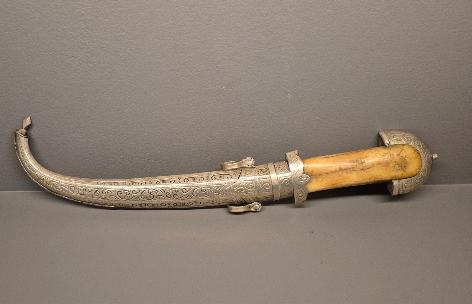 Antieke Berber Dolk - 40 CM - Zilverkleurig met Bot Handvat, Ophalen of Verzenden