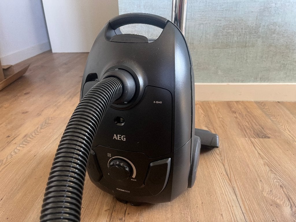 AEG Clean 3000 stofzuiger, Ophalen, Zo goed als nieuw, Stofzak, AEG