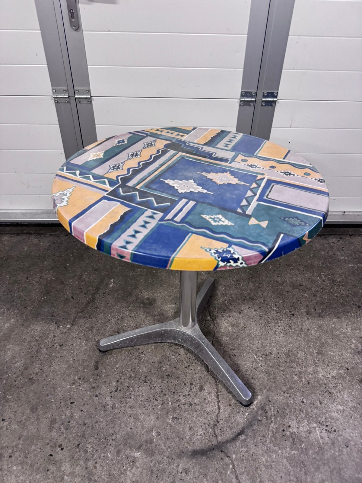 4 bistro horeca terrastafels kleurrijk werzalit rond 70 cm, Ophalen, Zo goed als nieuw