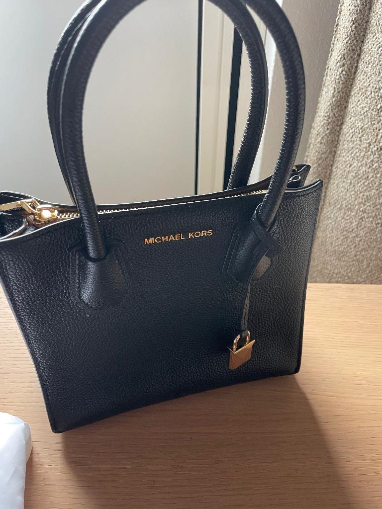 Zwarte handtas van Micheal Kors., Sieraden, Tassen en Uiterlijk, Tassen | Damestassen, Ophalen of Verzenden, Zo goed als nieuw