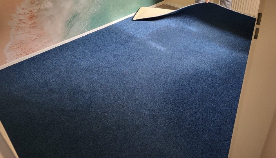 Vloerbedekking, Ophalen, Blauw, Zo goed als nieuw, 5 tot 10 m²