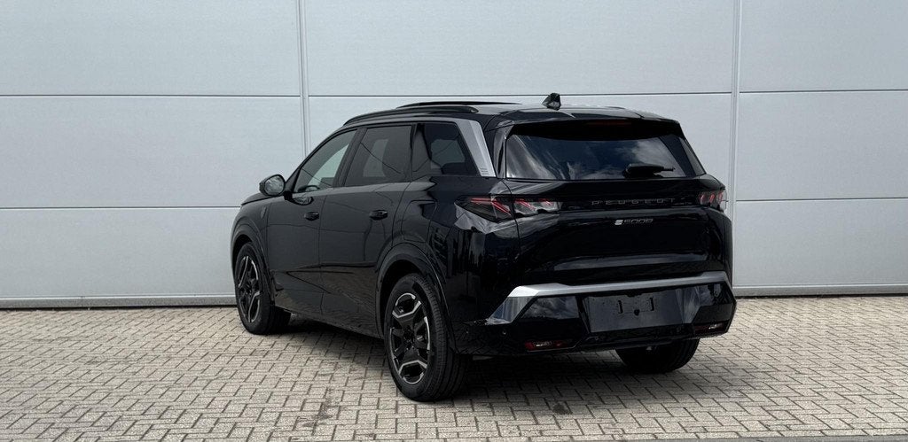 Peugeot e-5008 GT Avantage 73 kWh 7p Stoelmassage | 360 came, 12 maanden, 213 pk, 7 stoelen, Zwart
