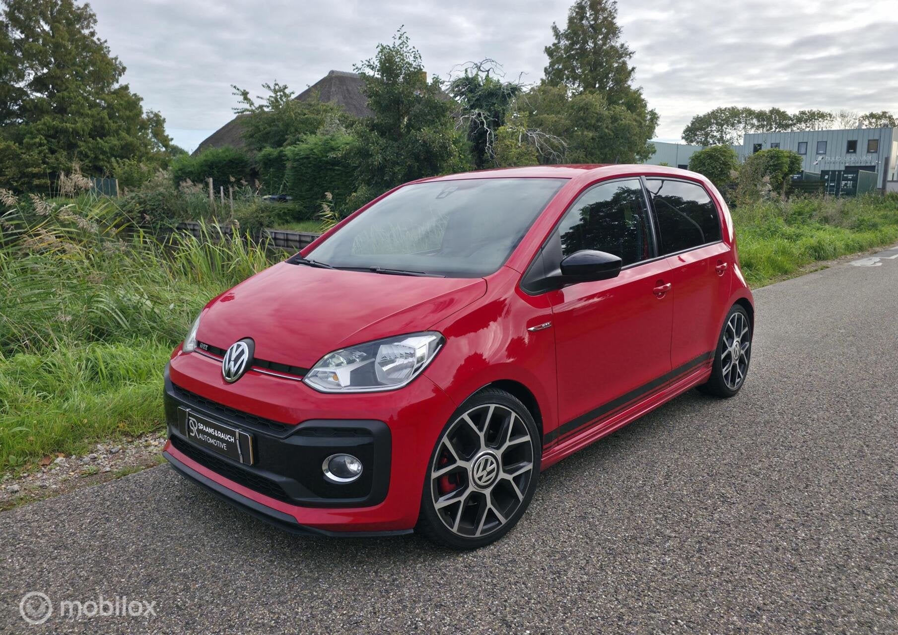 Volkswagen Up! 1.0 TSI GTI / Milltek / Stoelverwarming / PDC, Auto's, 970 kg, Stof, 4 stoelen, 116 pk