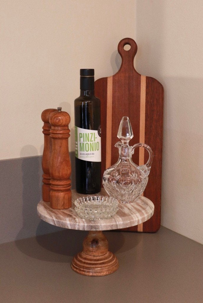 Marmer etagère, houten snijplank, pepermolen, oliefles glas, Landelijk/Boerenbont, Ophalen of Verzenden, Zo goed als nieuw, Dienblad