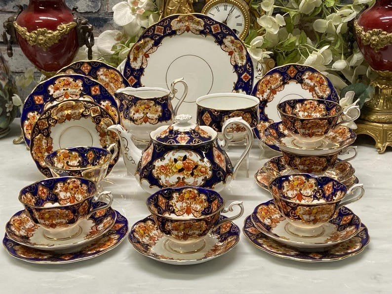 te koop gevraagd Royal albert heirloom, Antiek en Kunst, Ophalen of Verzenden