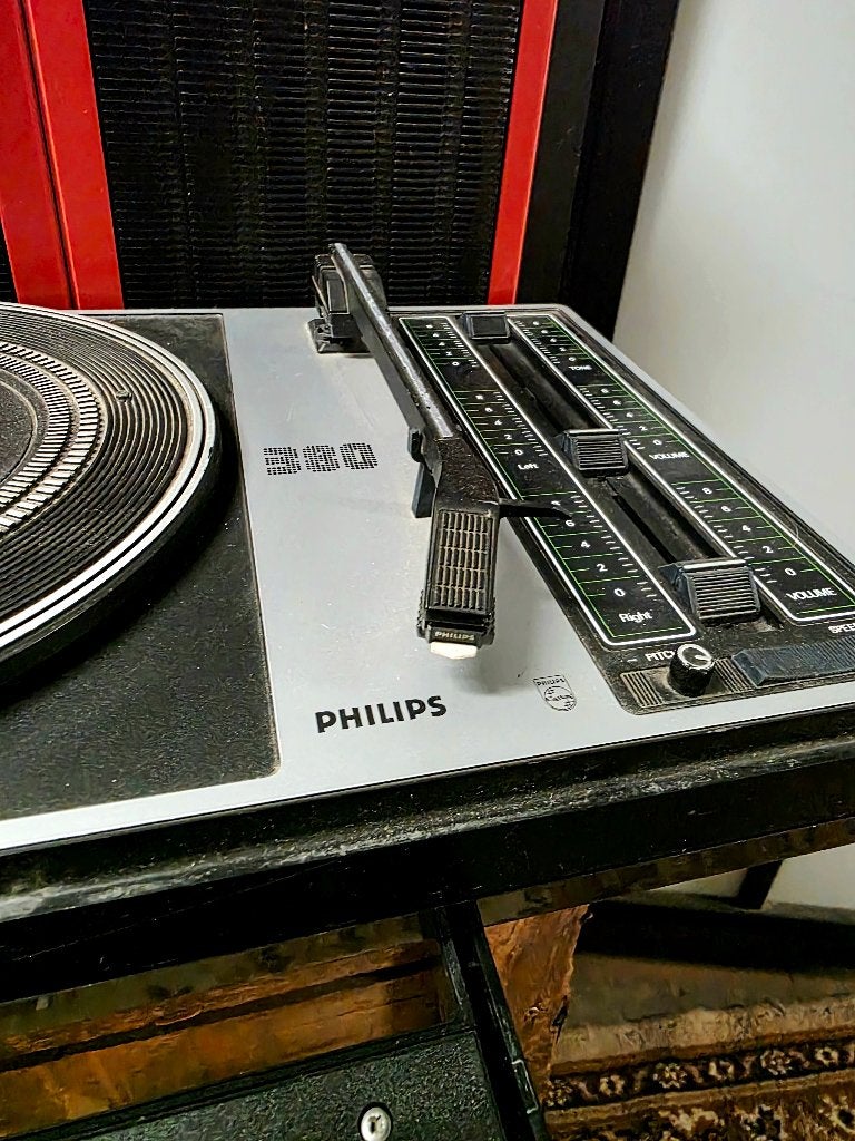 Vintage 70s Philips Portable Turntable | Sold As-Is -Parts, Ophalen of Verzenden, Niet werkend, Platenspeler, Philips