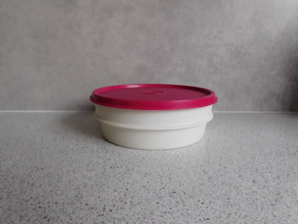 Tupperware Oriental Bowl Crème Roze - 14 cm, Gebruikt, Ophalen of Verzenden, Met deksel, Bak of Kom