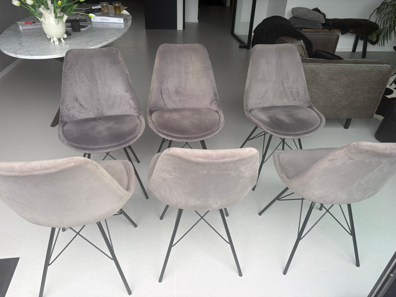 6 Grijze velvet eetkamerstoelen