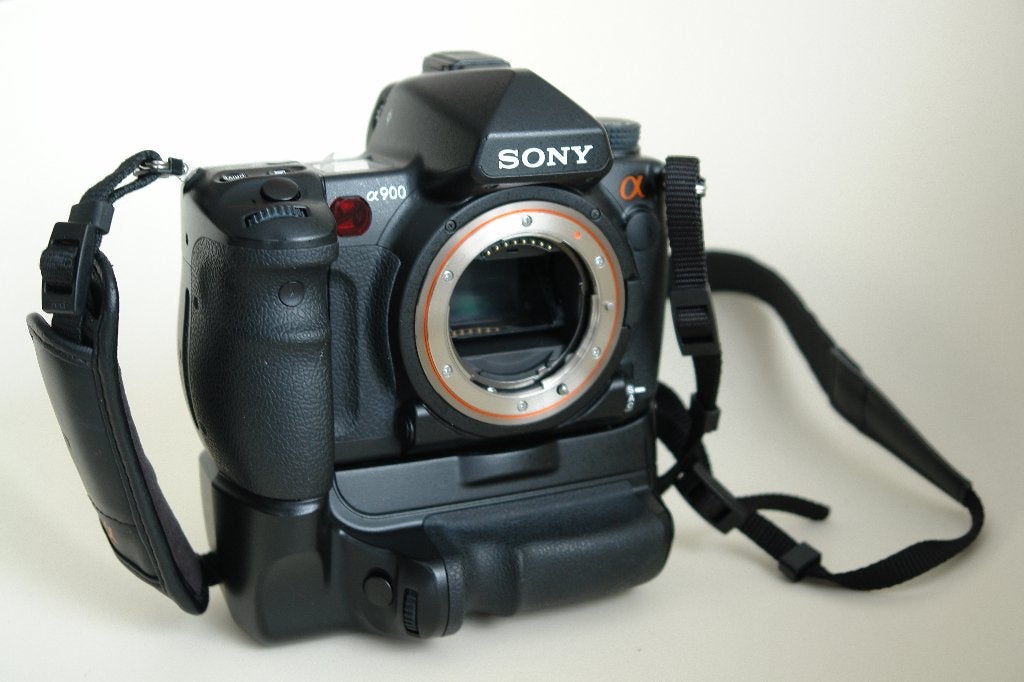 Sony A900  fullframe 24 mp. met batterygrip 9.124 clicks, Ophalen, Spiegelreflex, Zo goed als nieuw, 24 megapixels