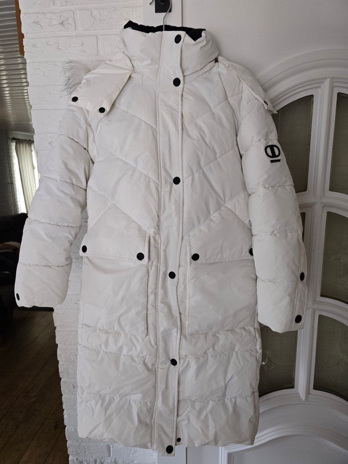 DKNY Witte Lange Winterjas met Bont afgeprijsdkraag Maat XS, Wit, DKNY, Ophalen of Verzenden, Zo goed als nieuw