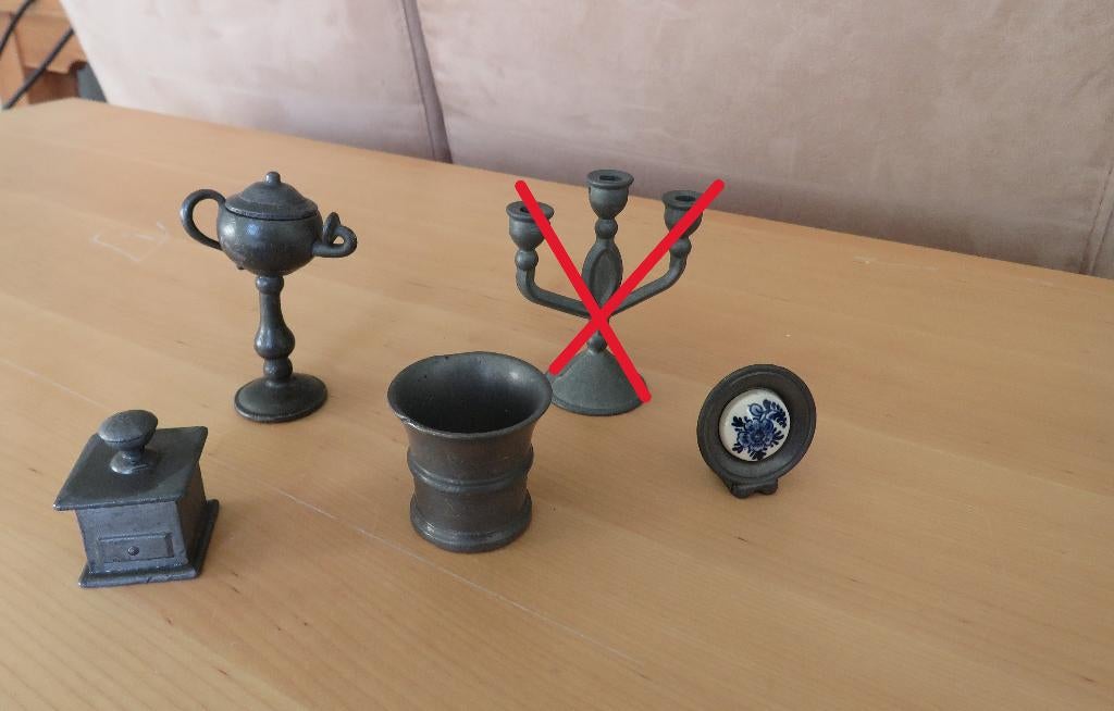 Miniaturen Tin, Ophalen