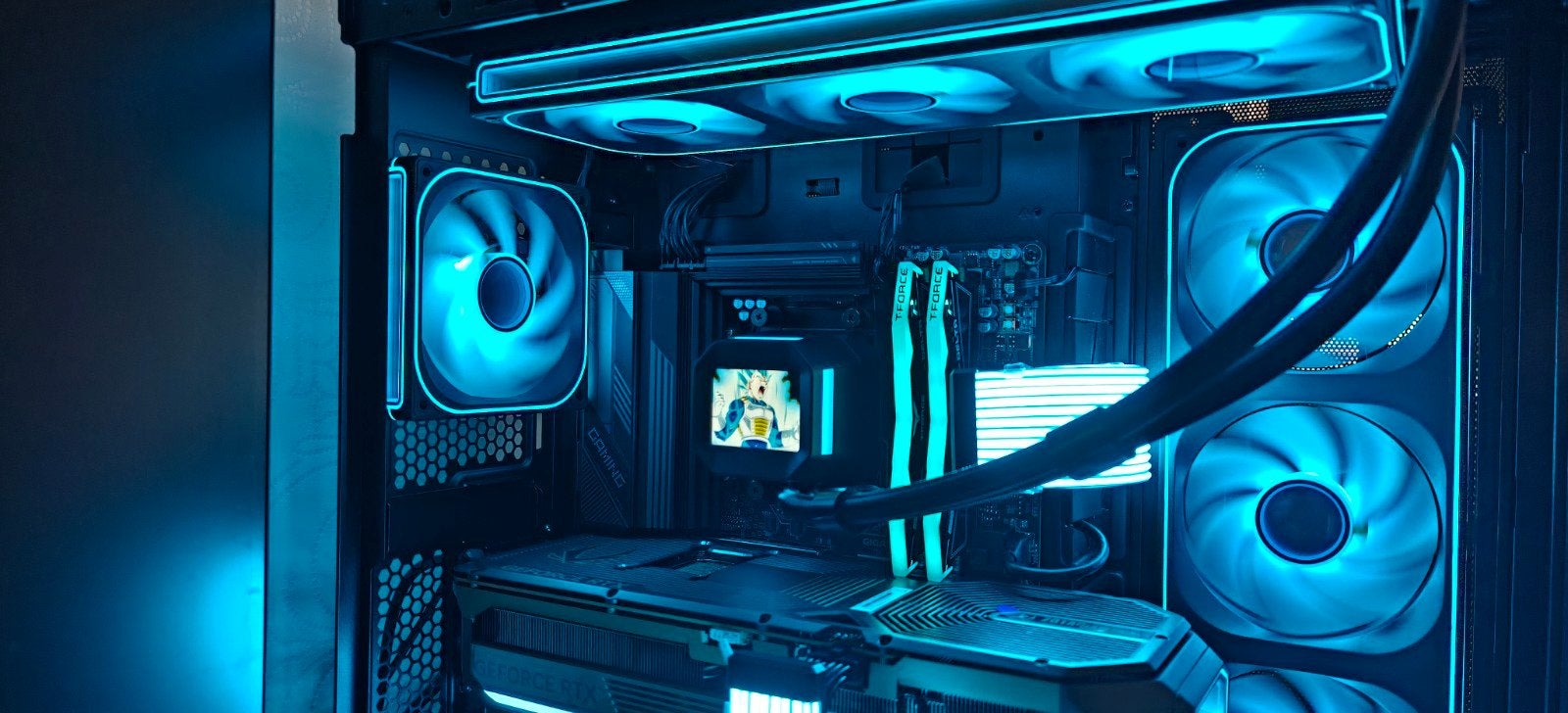 Foto 6 van [NIEUW] Game PC | RTX 5080 | Ryzen 9800x3d | 32GB | Gen5 SSD