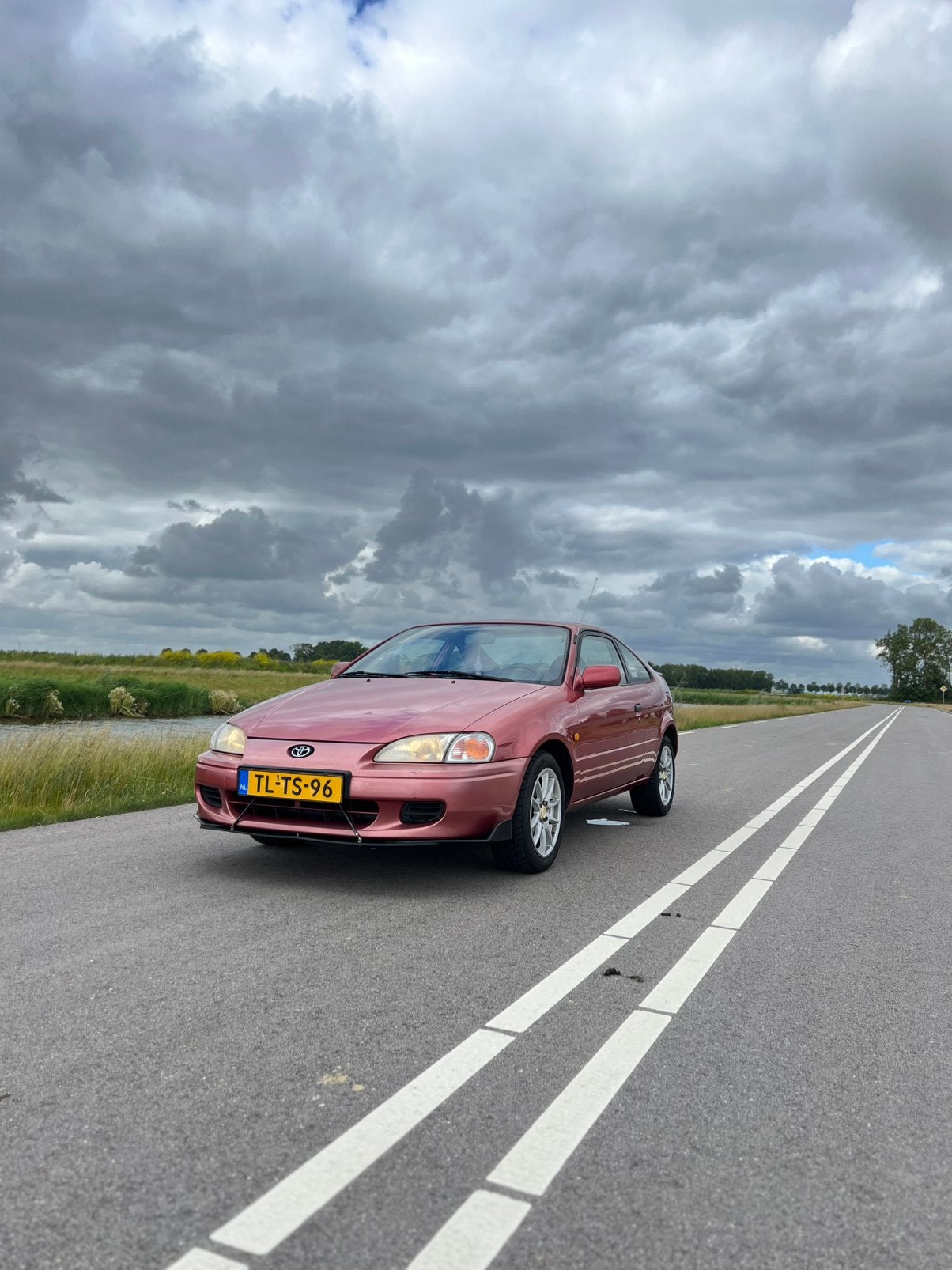 Toyota Paseo 1.5 I 1999 Rood Airco!!!, Voorwielaandrijving, 31 €/maand, 4 cilinders, Origineel Nederlands