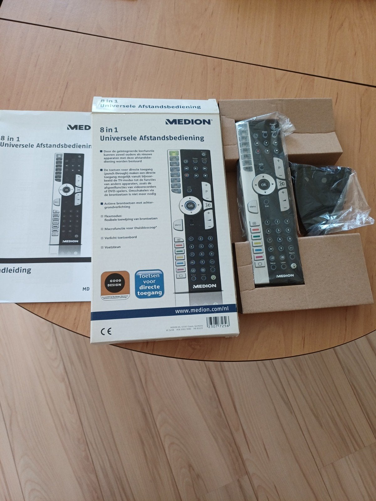 Medion 8 in 1 Universele Afstandsbediening - Nieuw, Dvd, Universeel, Nieuw, Ophalen of Verzenden