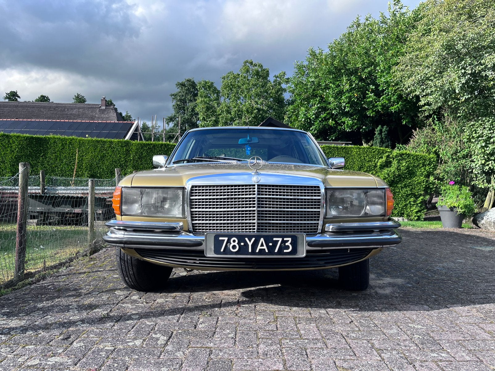 Mercedes-Benz E-Klasse E280 1977 Geel, Geel, Particulier, Sedan, Geïmporteerd