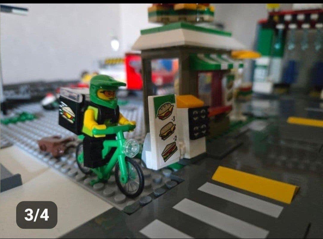 Lego broodjeszaak met bezorger, Ophalen of Verzenden, Gebruikt