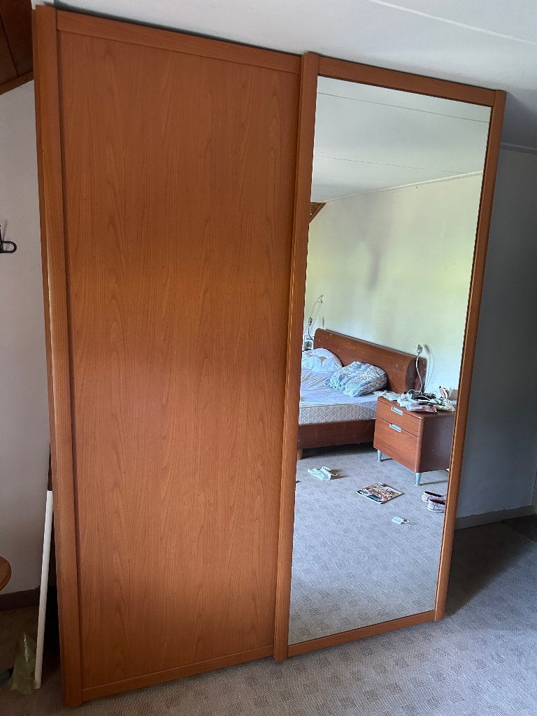 Nette Grote hang/leg kast met spiegel en schuifdeuren, Ophalen, Met deur(en), Gebruikt, 200 cm of meer
