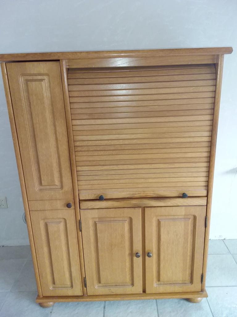 Houten bureau/computerkast met rolluik en opbergruimte, Ophalen, Gebruikt