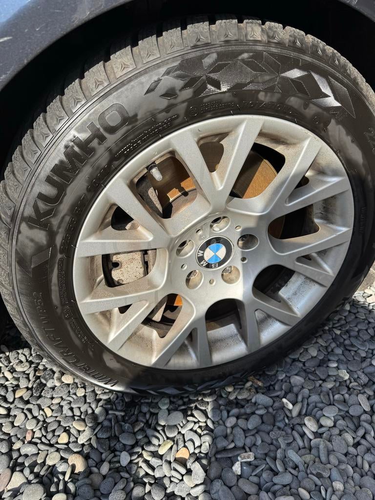 Set van 4 BMW velgen met Kumho winterbanden 225/55 R17, Auto-onderdelen, Banden en Velgen, Banden en Velgen, Winterbanden, 17 inch