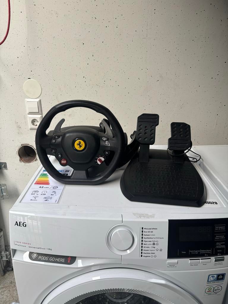 Thrustmaster Ferrari Racing Wheel + Pedalen voor PlayStation, Racestuur, Gebruikt, Thrustmaster, PlayStation